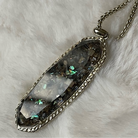 KENDRA SCOTT | LAYDEN NECKLACE | CRUSHED ABALONE SHELL | GOLD TONE | 14.5" CHAIN - Picture 3 of 10